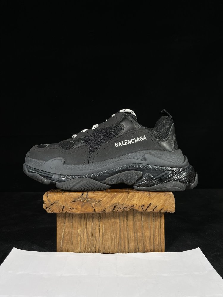 Кроссовки Balenciaga Triple S