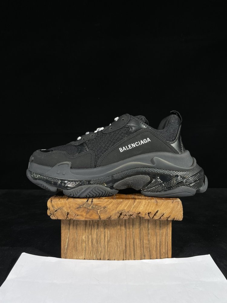 Кроссовки Balenciaga Triple S