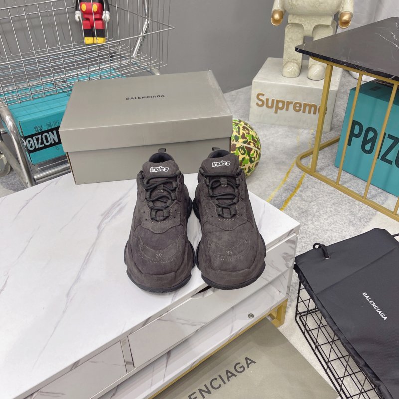 Кроссовки Balenciaga Triple S фото 2