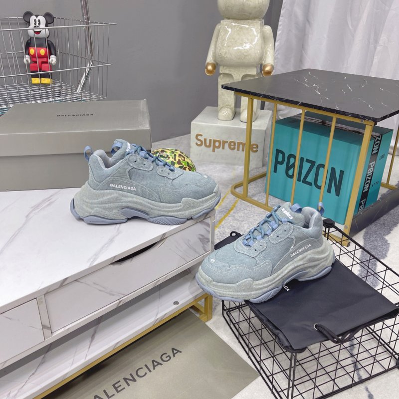 Кроссовки Balenciaga Triple S фото 5