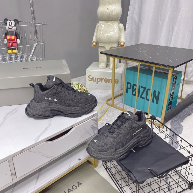 Кроссовки Balenciaga Triple S фото 5