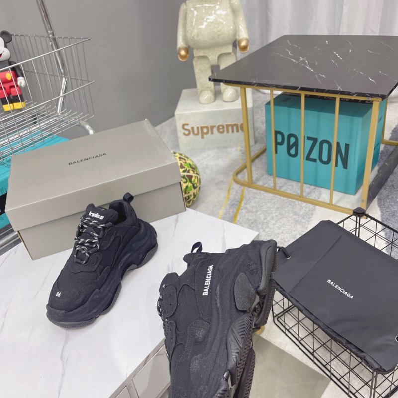 Кроссовки Balenciaga Triple S фото 5