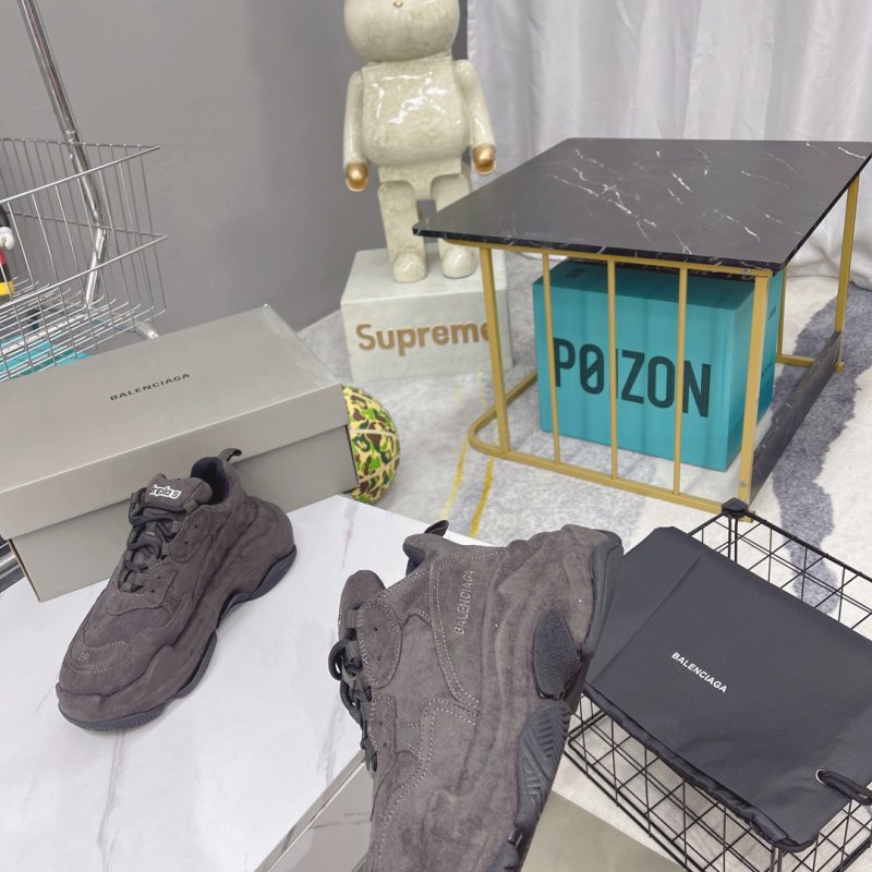 Кроссовки Balenciaga Triple S фото 5