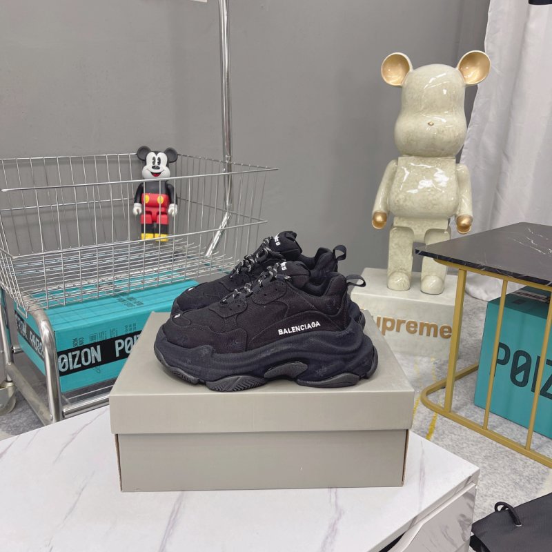 Кроссовки Balenciaga Triple S фото 6