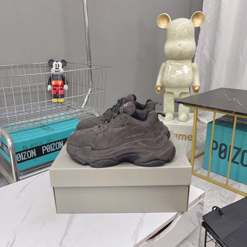 Кроссовки Balenciaga Triple S фото 6