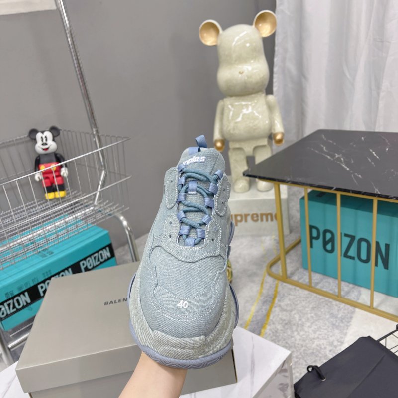 Кроссовки Balenciaga Triple S фото 8