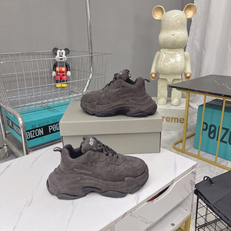 Кроссовки Balenciaga Triple S фото 8