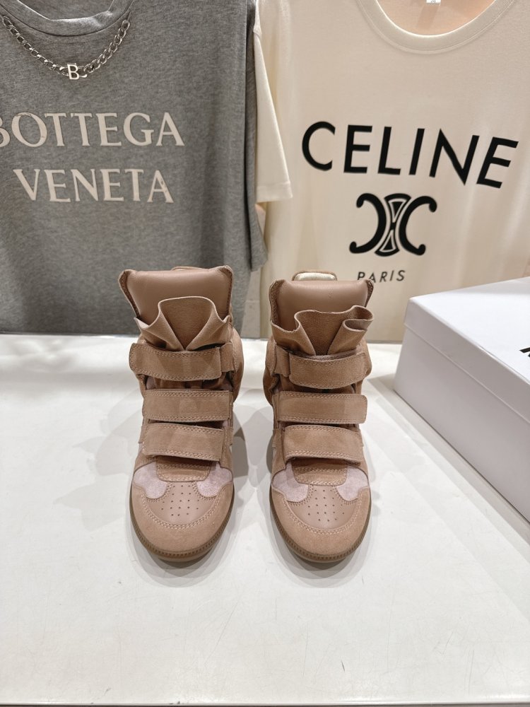 Кросівки Bekett з шкіри на танкетці