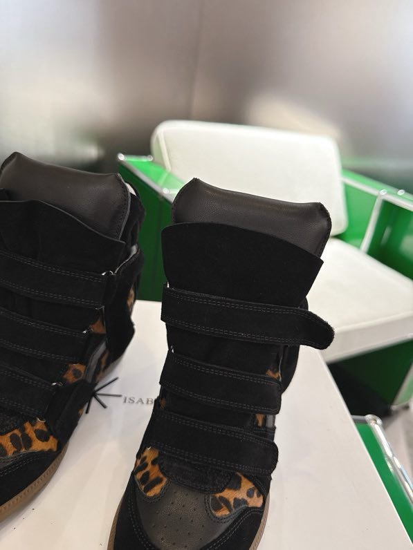 Кроссовки Bekett из кожи на танкетке фото 4