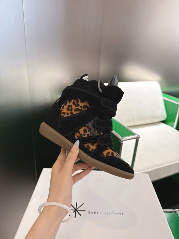 Кроссовки Bekett из кожи на танкетке фото 6