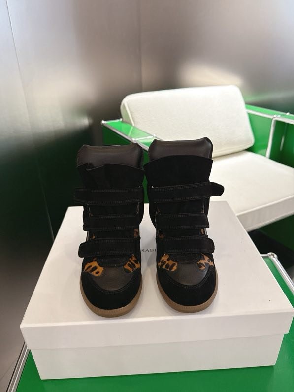 Кроссовки Bekett из кожи на танкетке фото 8