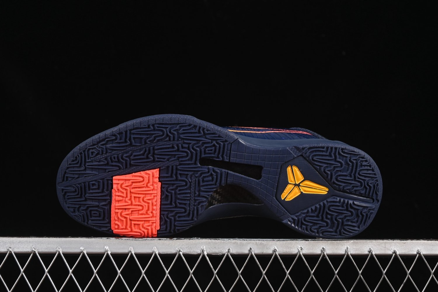 Кроссовки Caitlin Clark x Nike Kobe 5 Protro Indiana Fever фото 3