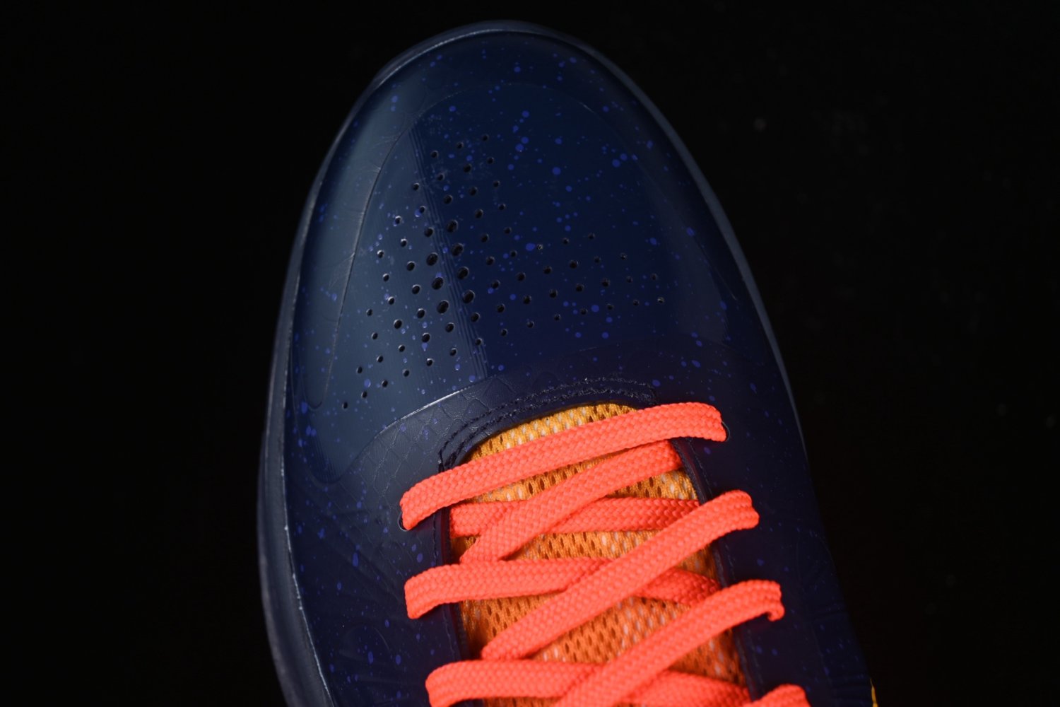 Кроссовки Caitlin Clark x Nike Kobe 5 Protro Indiana Fever фото 7