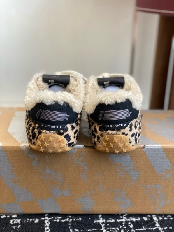 Кросівки Golden Goose на хутрі фото 3