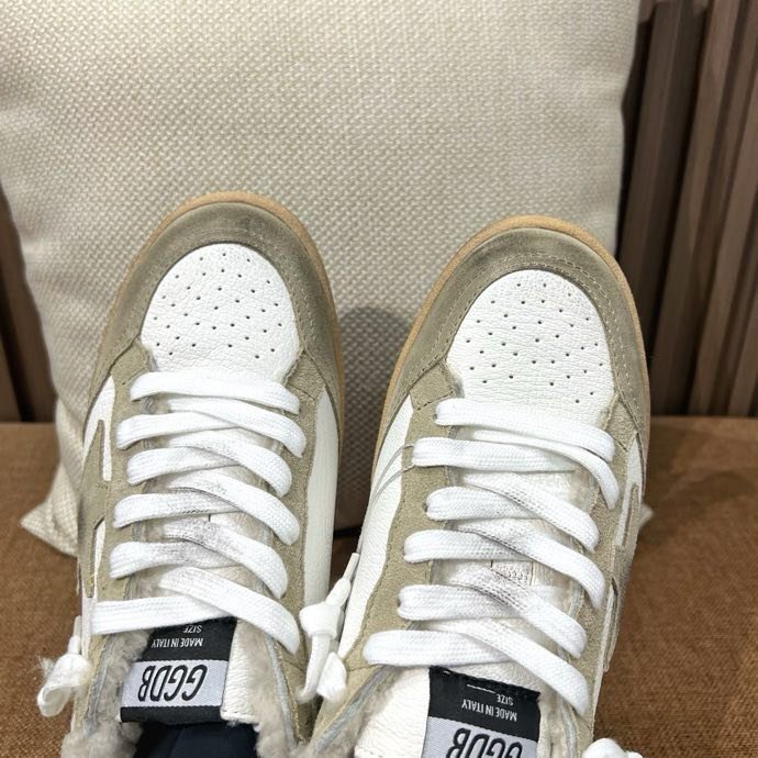 Кросівки Golden Goose на хутрі фото 3