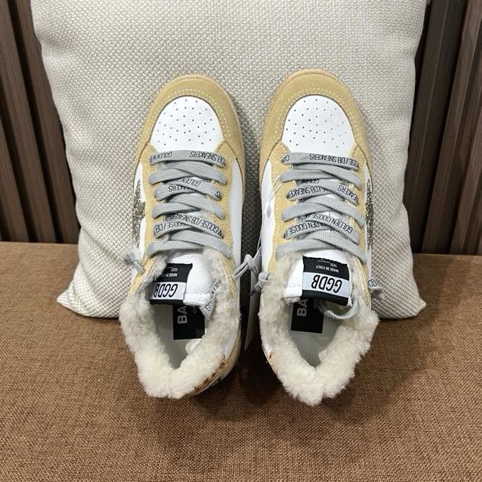Кросівки Golden Goose на хутрі фото 3