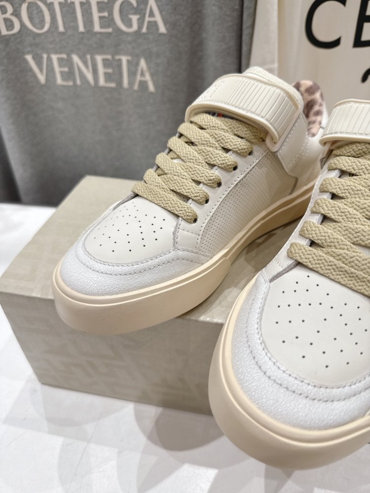 Кроссовки Golden Goose фото 7