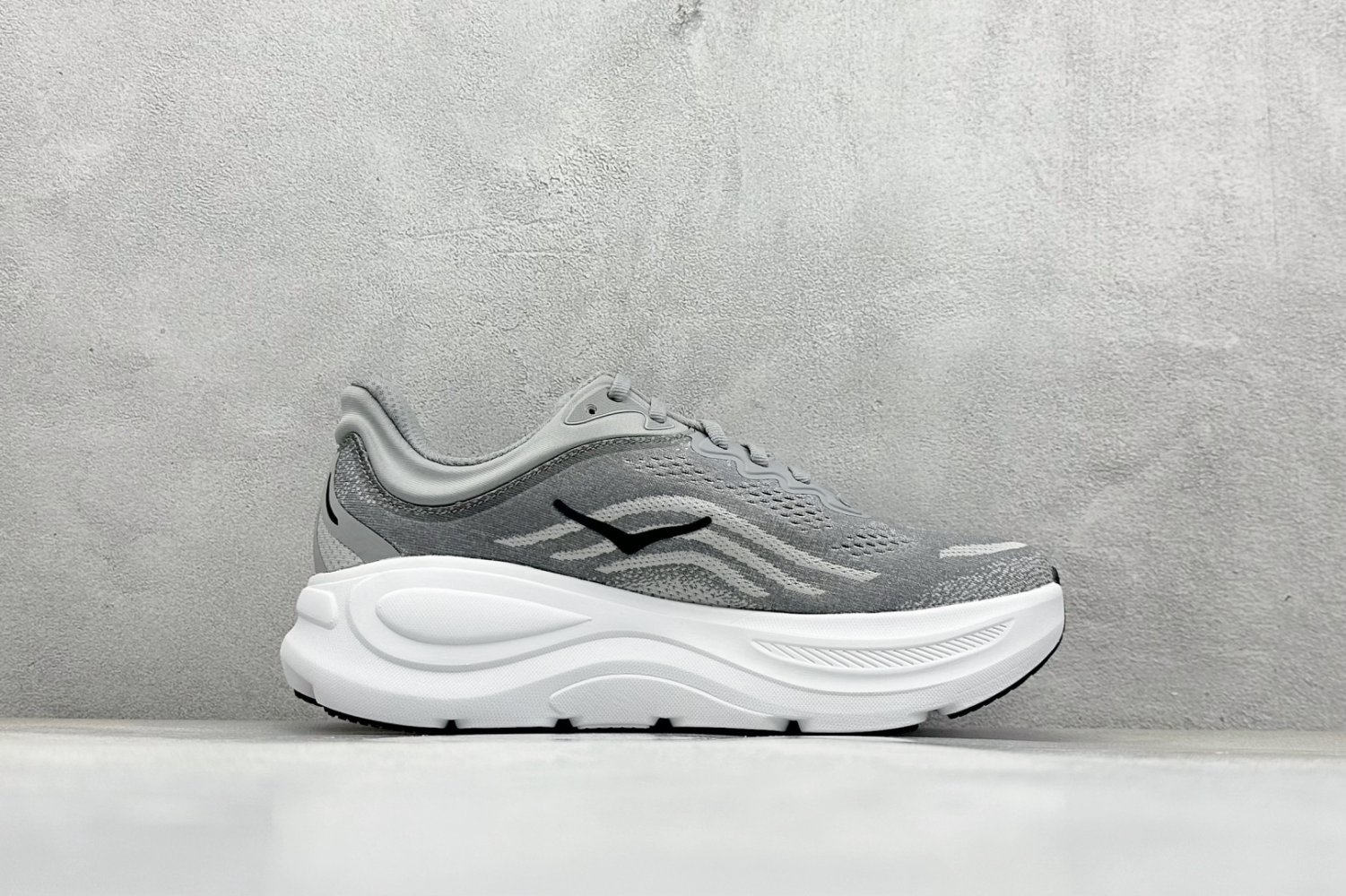 Кроссовки HOKA ONE ONE Bondi 9 фото 2