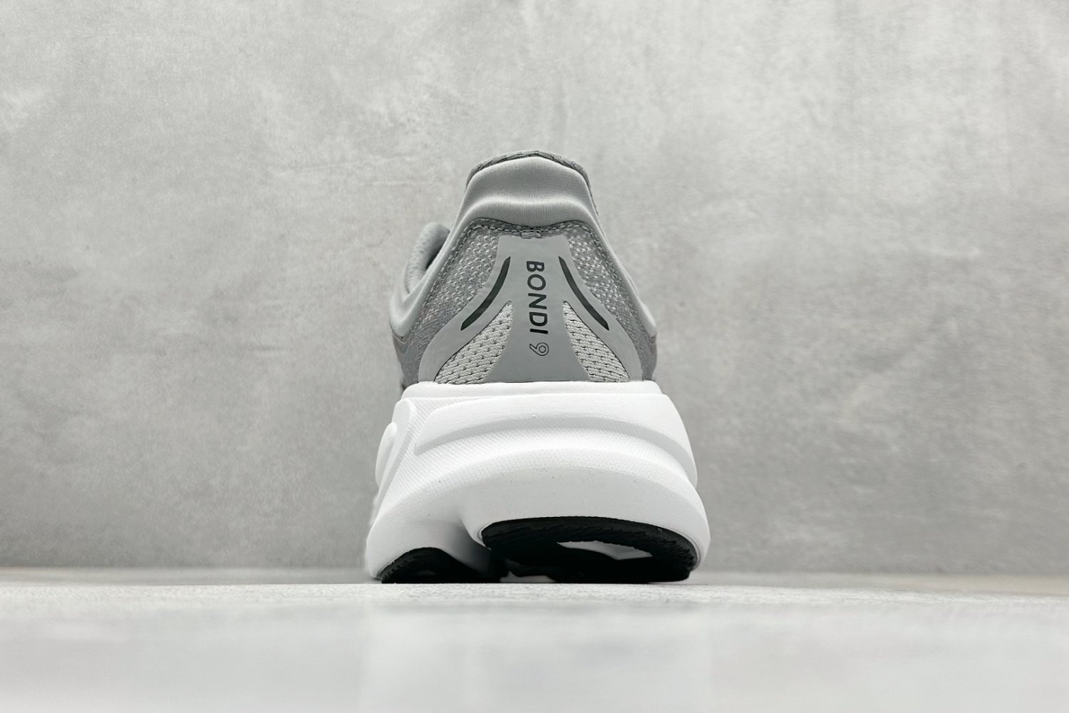 Кроссовки HOKA ONE ONE Bondi 9 фото 6