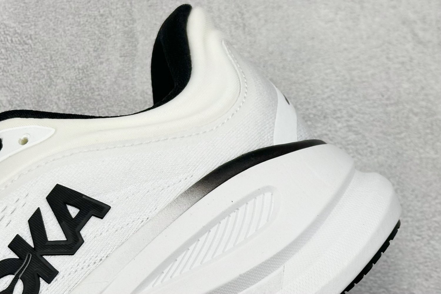 Кроссовки HOKA ONE ONE Bondi 9 фото 9