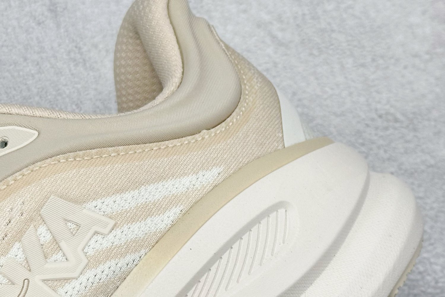 Кроссовки HOKA ONE ONE Bondi 9 фото 9