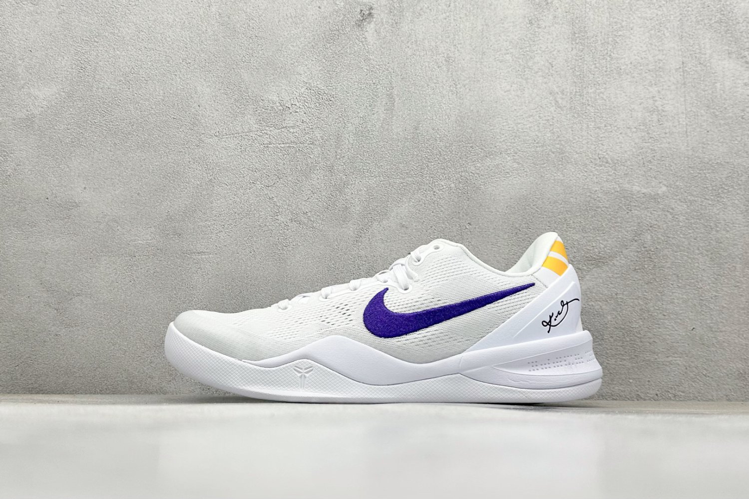 Кросівки Kobe VIII Protro