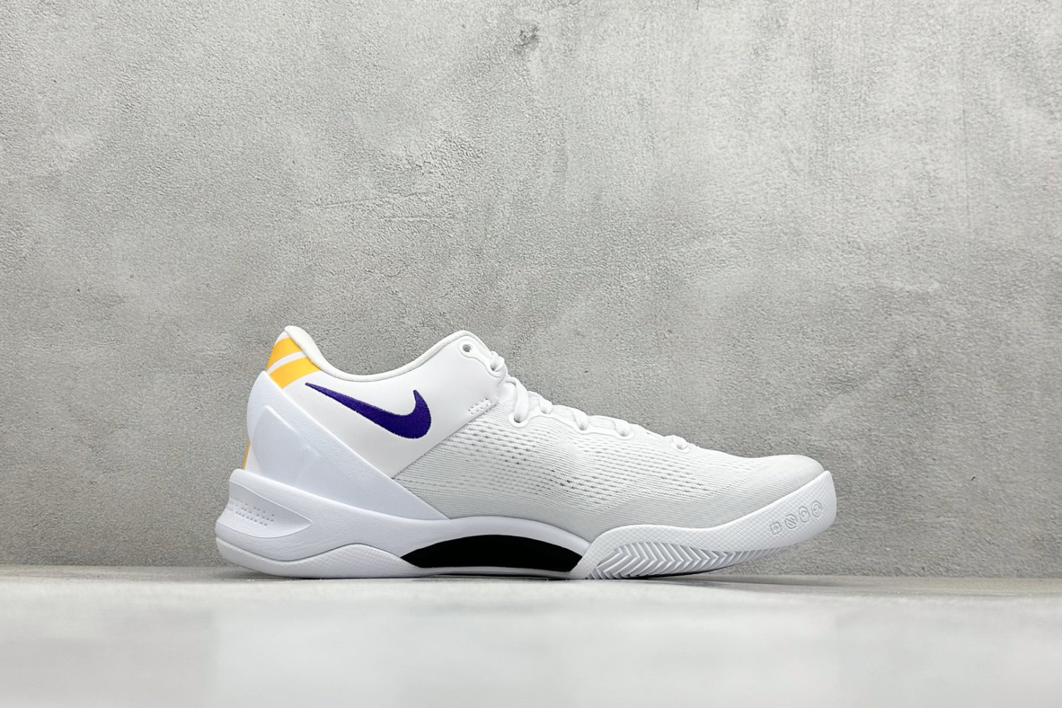 Кросівки Kobe VIII Protro фото 2