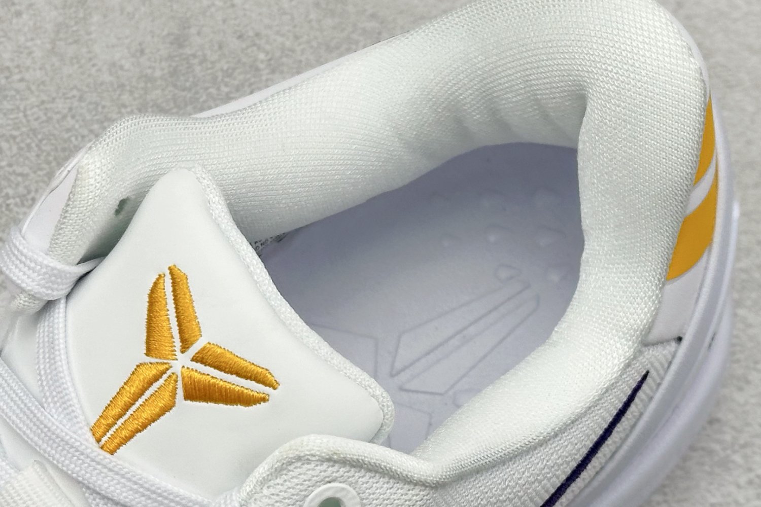 Кросівки Kobe VIII Protro фото 8