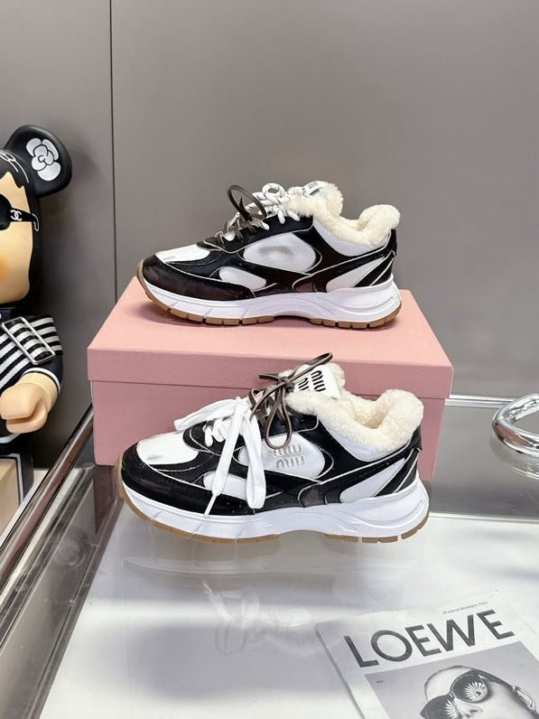 Кросівки шкіряні на хутрі