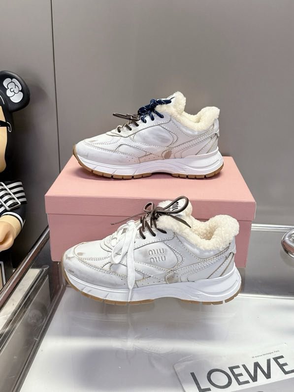 Кросівки шкіряні на хутрі