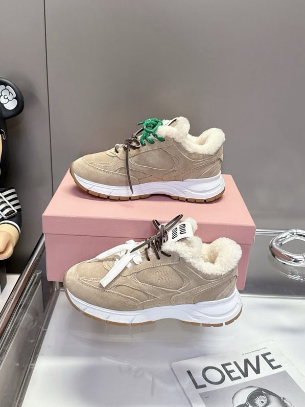 Кросівки шкіряні на хутрі