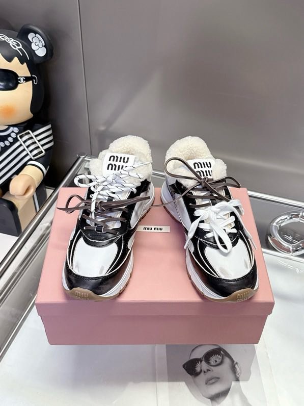 Кросівки шкіряні на хутрі фото 4