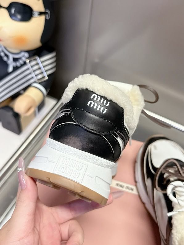 Кросівки шкіряні на хутрі фото 9