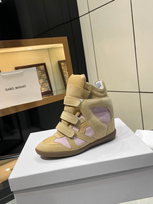 Кроссовки кожаные на танкетке фото 6