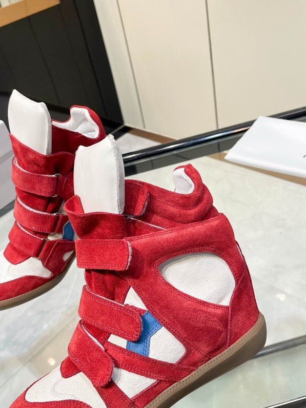 Кроссовки кожаные на танкетке фото 6