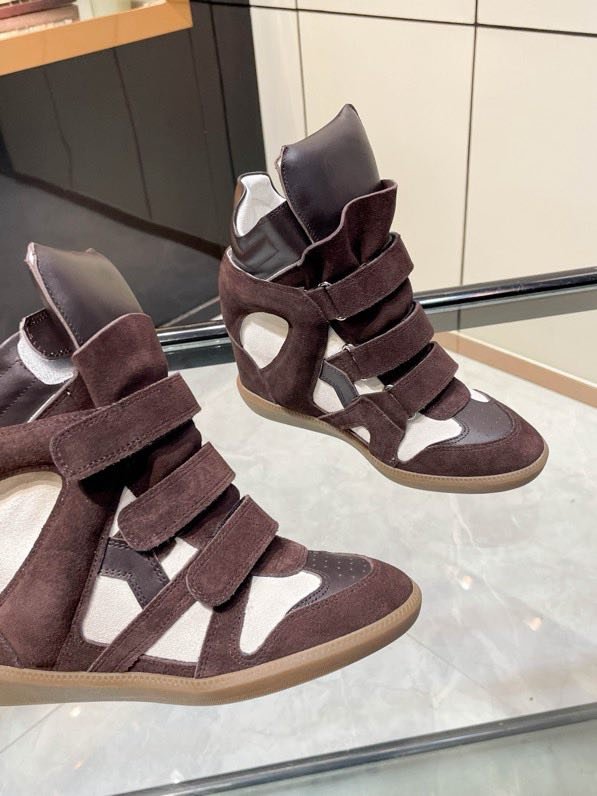 Кроссовки кожаные на танкетке фото 7