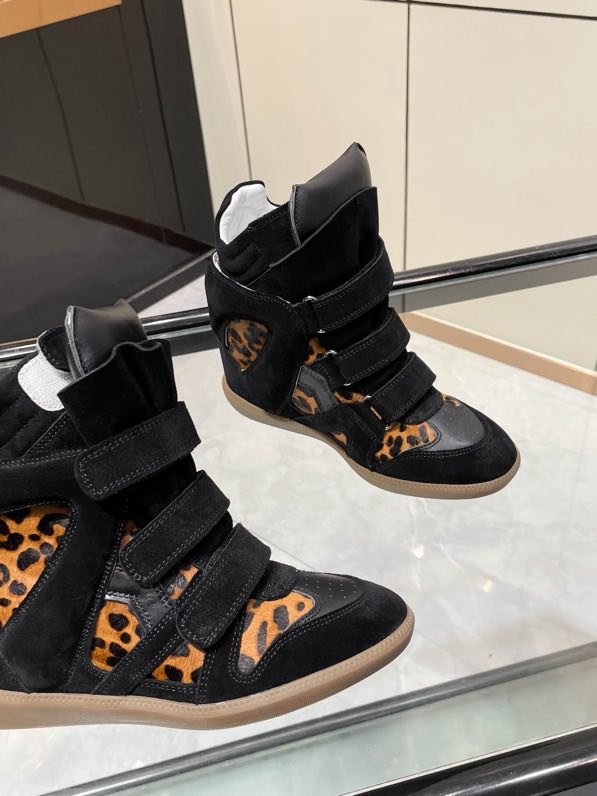 Кроссовки кожаные на танкетке фото 7