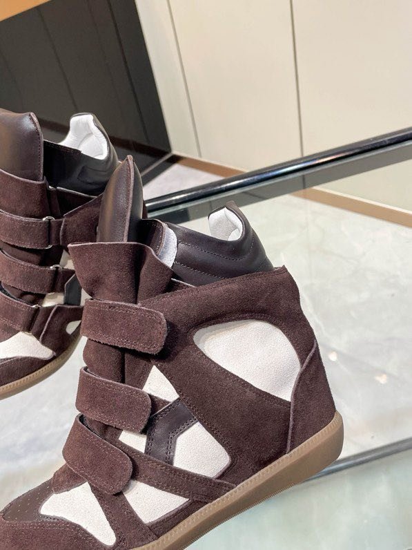 Кроссовки кожаные на танкетке фото 8