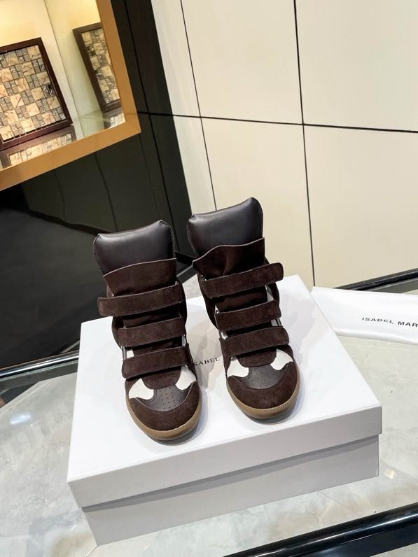 Кроссовки кожаные на танкетке фото 9