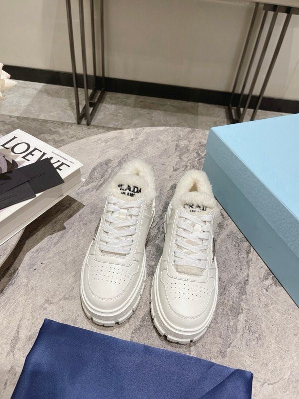 Кроссовки кожаные женские на меху фото 2