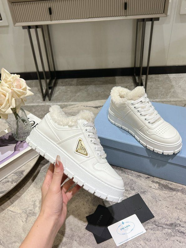 Кросівки шкіряні жіночі на хутрі фото 3