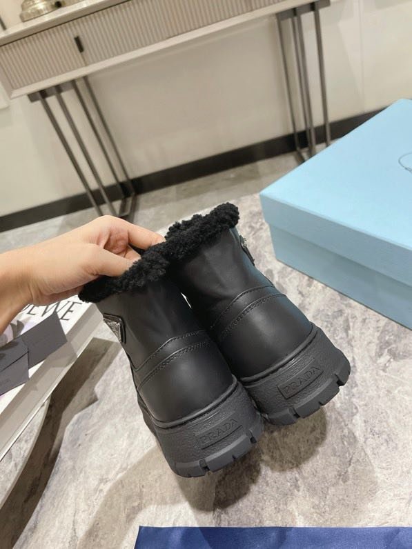 Кросівки шкіряні жіночі на хутрі фото 3