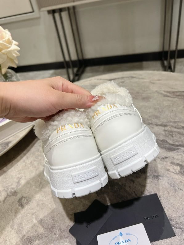 Кросівки шкіряні жіночі на хутрі фото 4