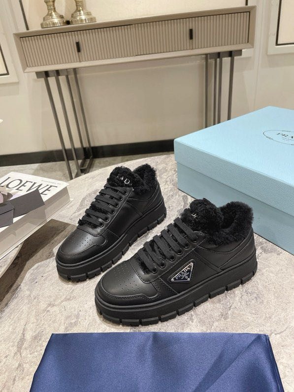 Кросівки шкіряні жіночі на хутрі фото 5