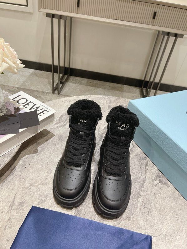 Кросівки шкіряні жіночі на хутрі фото 5