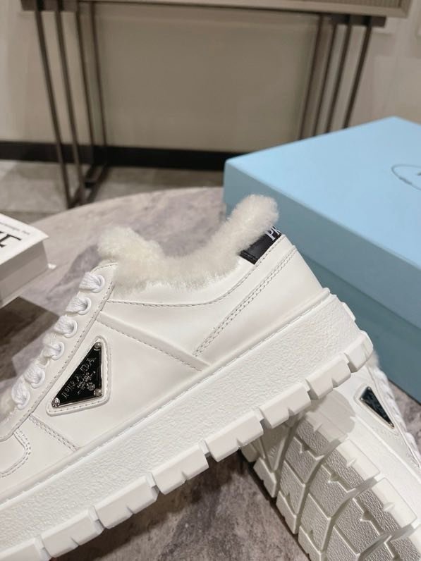 Кроссовки кожаные женские на меху фото 6