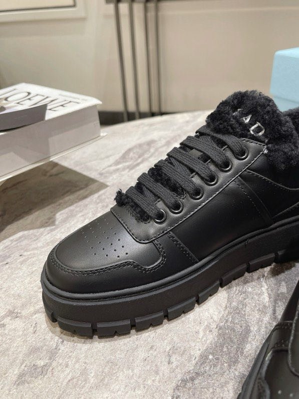 Кросівки шкіряні жіночі на хутрі фото 8