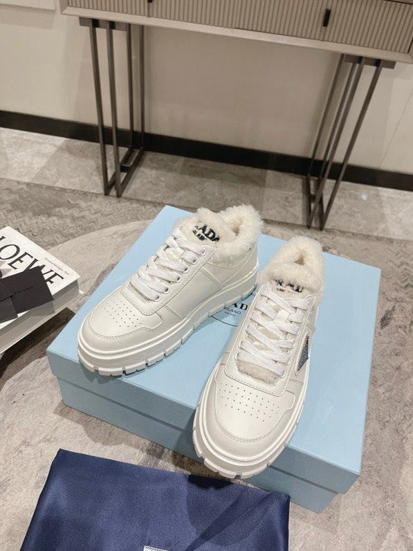 Кроссовки кожаные женские на меху фото 9