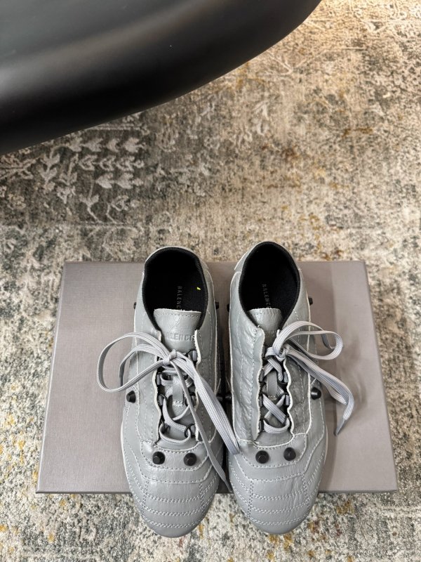 Кроссовки кожаные женские