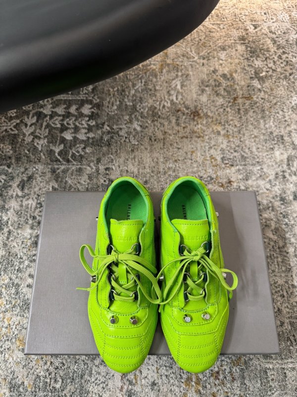 Кроссовки кожаные женские